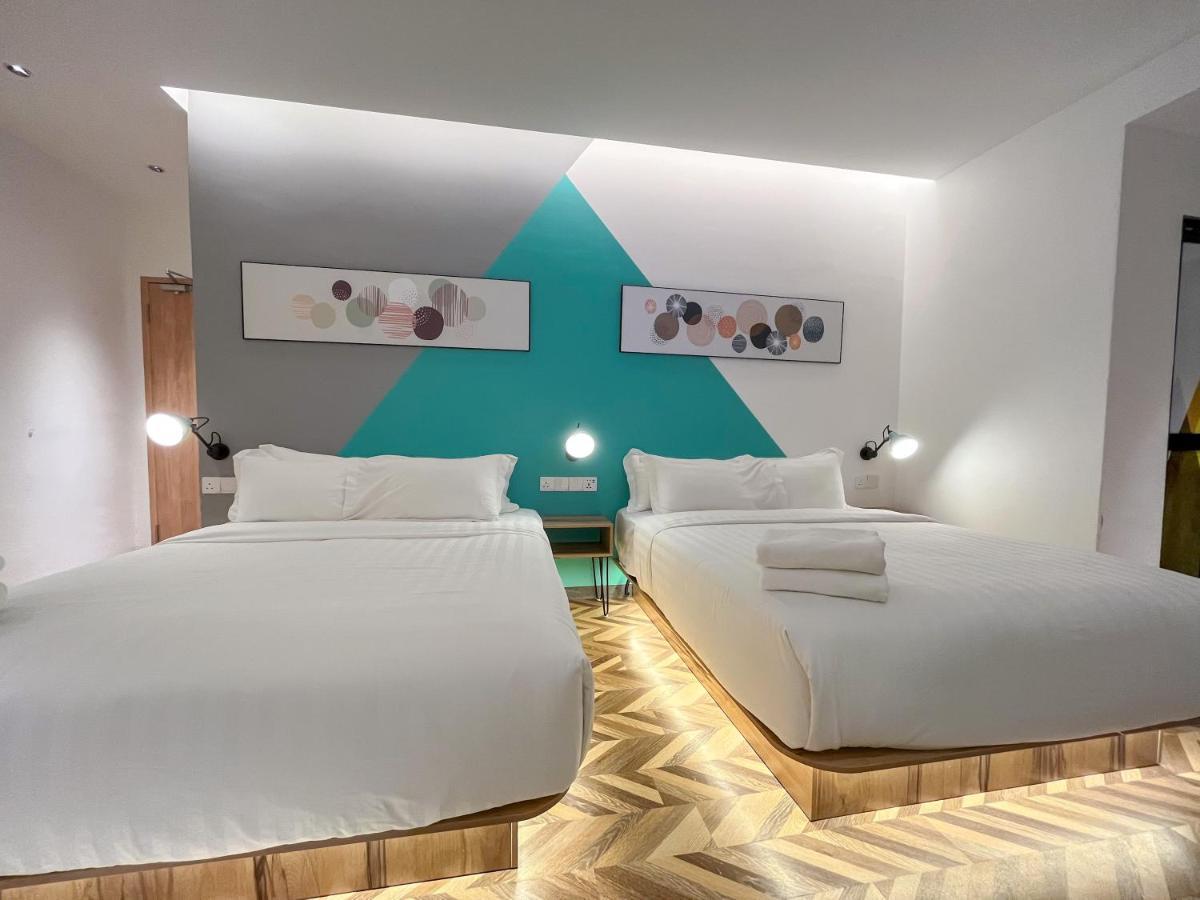 Apple 1 Hotel Queensbay Bayan Lepas Exteriör bild