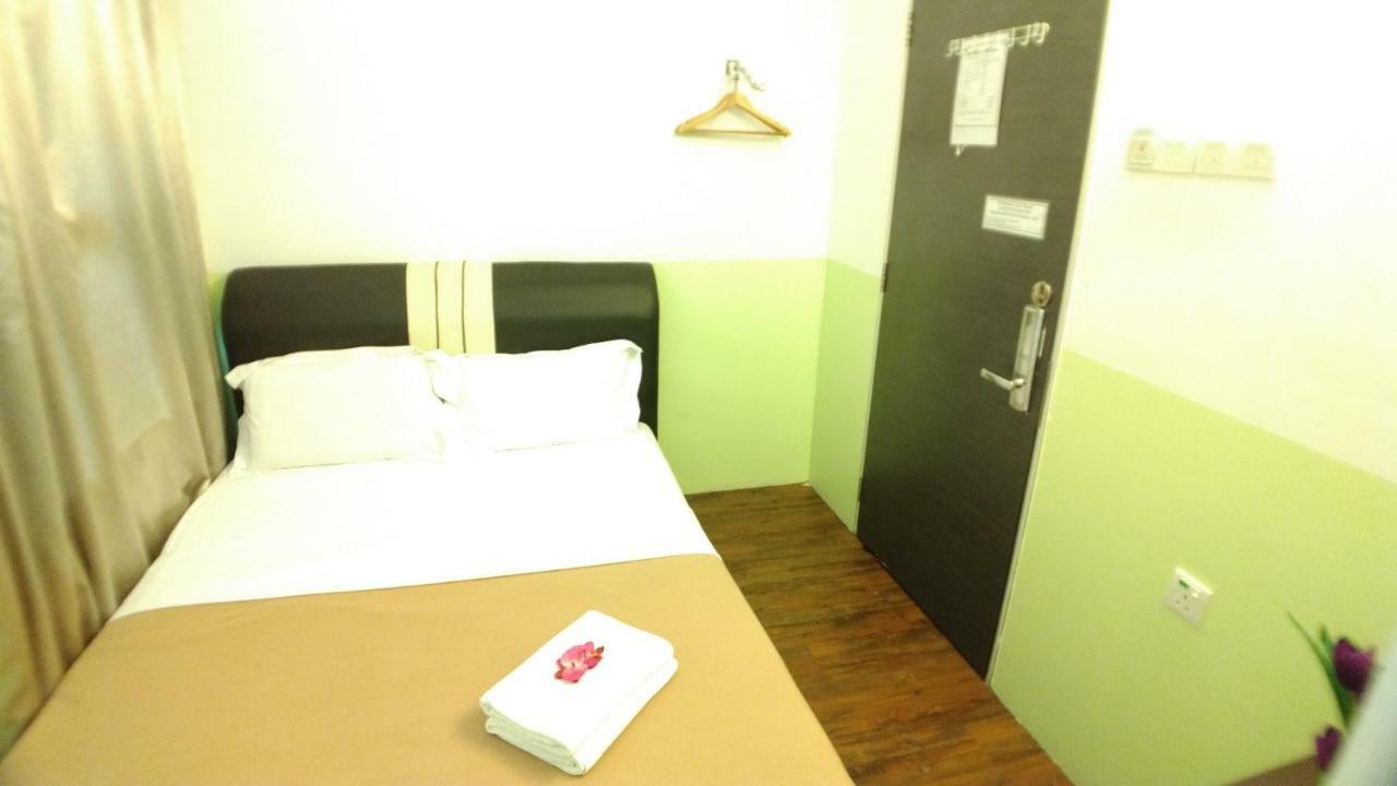 Apple 1 Hotel Queensbay Bayan Lepas Exteriör bild